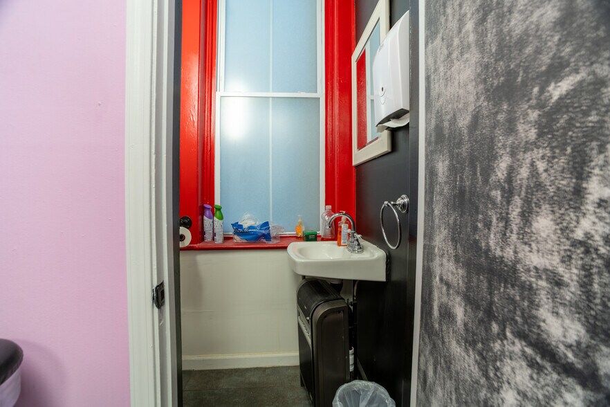 More Photos Of 217 W Main St, Washington General Retail For Sale