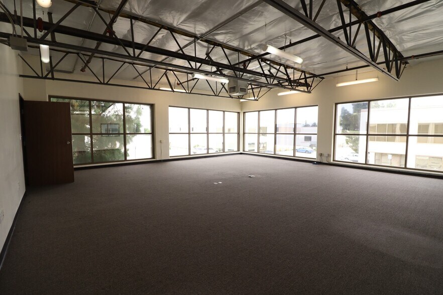 More Photos Of 620 S Magnolia Ave, Ontario Warehouse For Lease