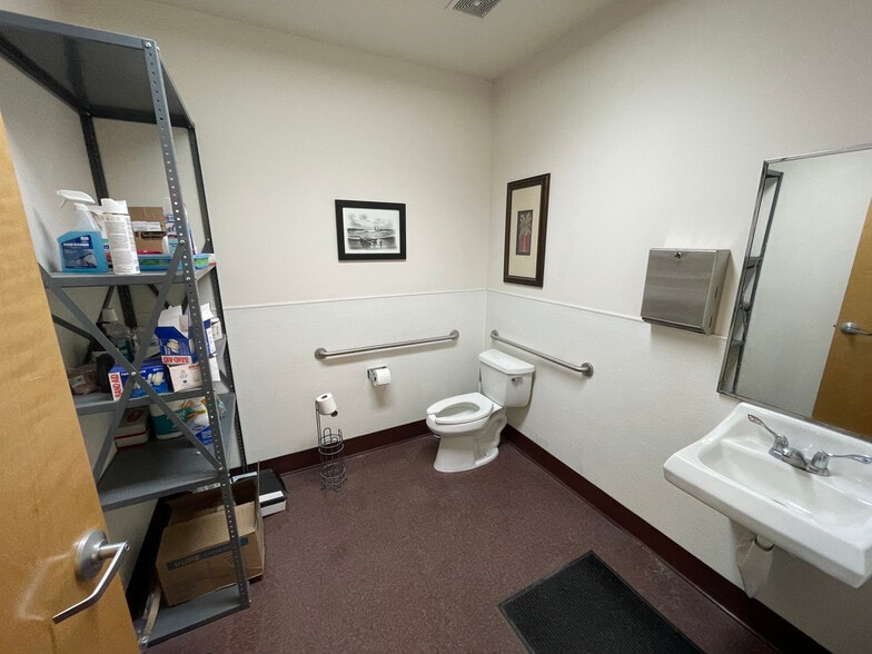 More Photos Of 7465 W Sunset Rd, Las Vegas Unknown For Lease