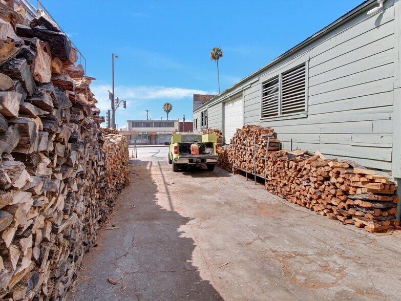 More Photos Of 3355 E Colorado Blvd, Pasadena Warehouse For Sale