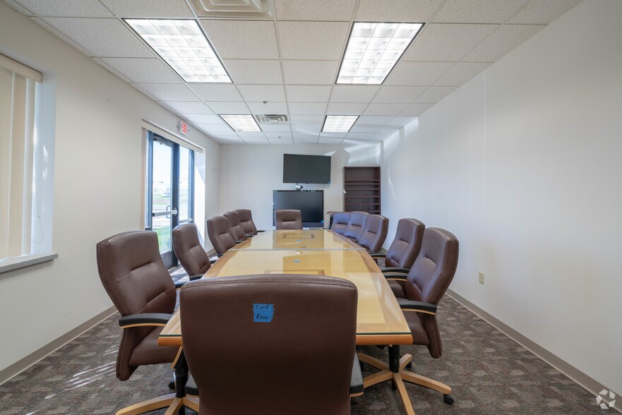 More Photos Of 601 Campus Dr, New Brighton Manufacturing For Lease