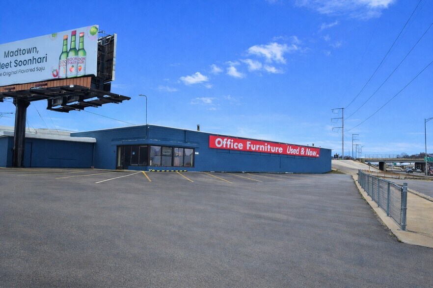 Primary Photo Of 125 Nob Hill Rd, Madison Freestanding For Lease