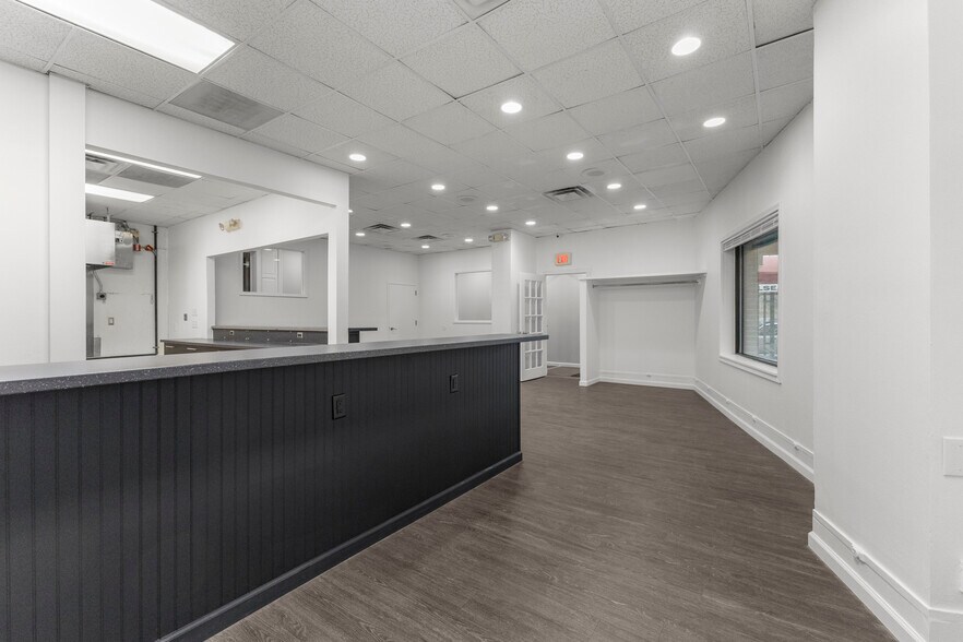 More Photos Of 2919 First St, Wyandotte General Retail For Lease