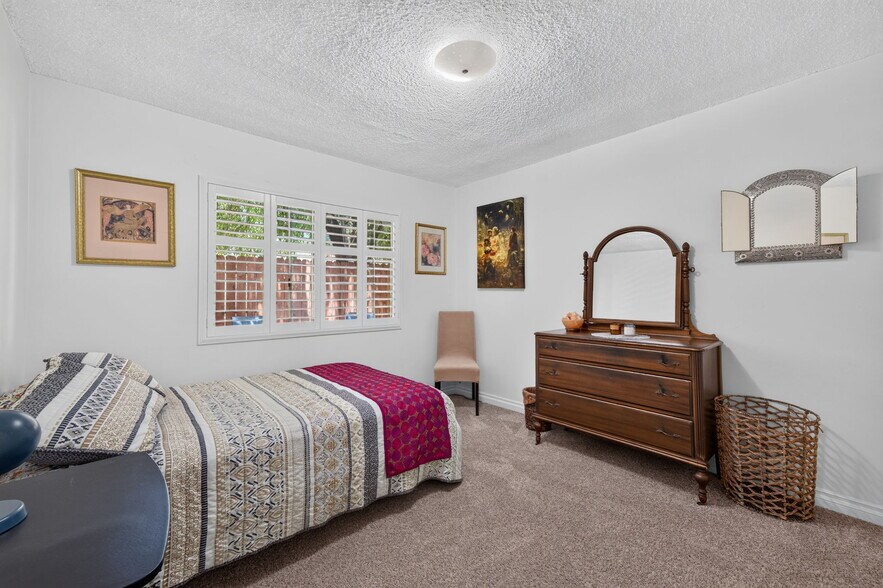 More Photos Of 1459 Stanley Ave, Glendale Apartments For Sale