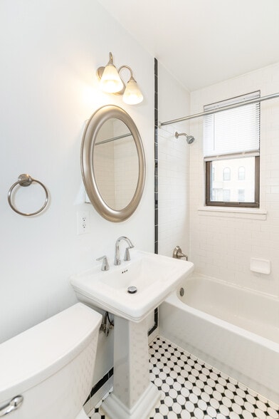 More Photos Of 1604 Q St NW, Washington Apartments For Sale