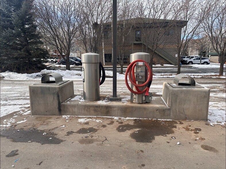 More Photos Of 660 Red Table Dr, Gypsum Carwash For Sale