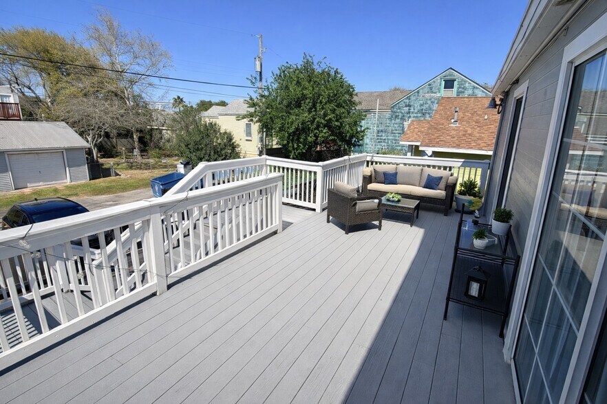 More Photos Of 1322 Avenue L, Galveston Multifamily For Sale