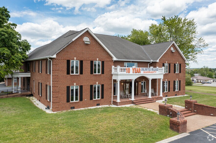 Primary Photo Of 236 Miller Ave, Crossville Medical For Sale