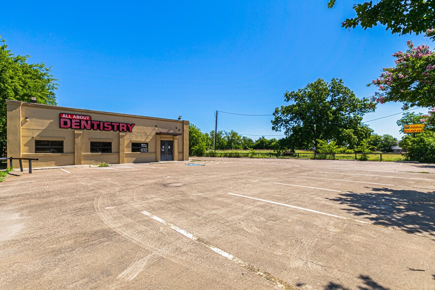 More Photos Of 10215 Scyene Rd, Dallas Medical For Sale