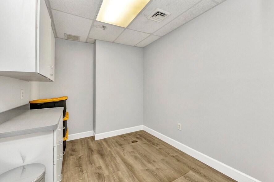 More Photos Of 2525 Harbor Blvd, Port Charlotte Medical For Sale