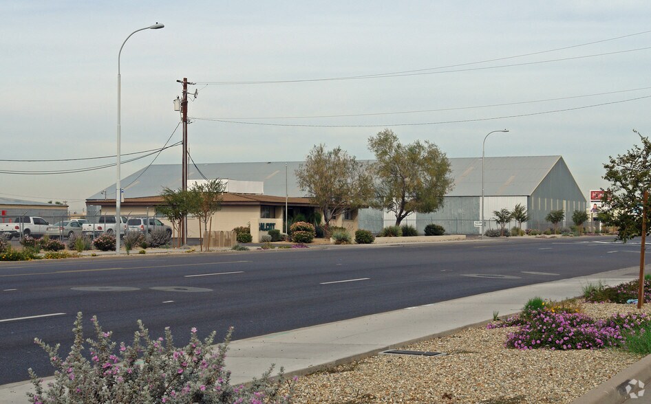 More Photos Of 5220 N 51st Ave, Glendale Warehouse For Lease
