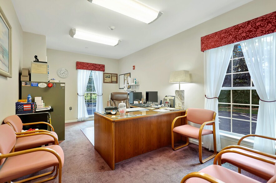 More Photos Of 1400 Broadway Rd, Dracut Flex For Sale