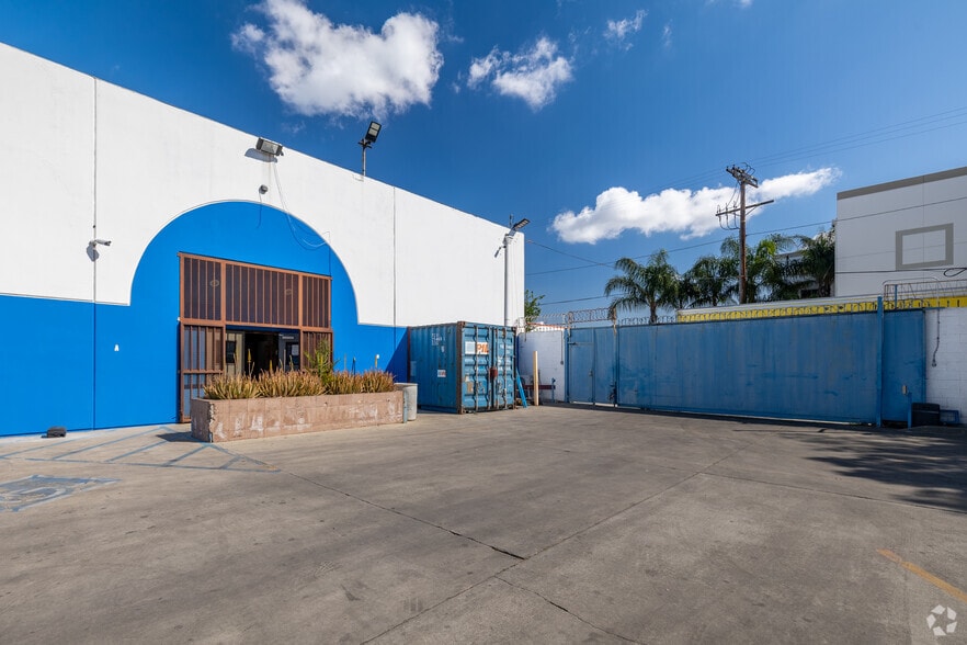 More Photos Of 4801 Staunton Ave, Los Angeles Industrial For Sale