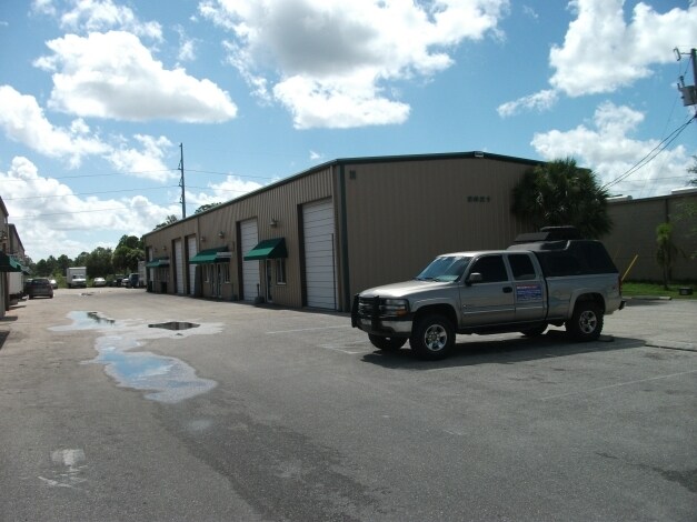 More Photos Of 2621 NE 9th Ave, Cape Coral Warehouse For Lease