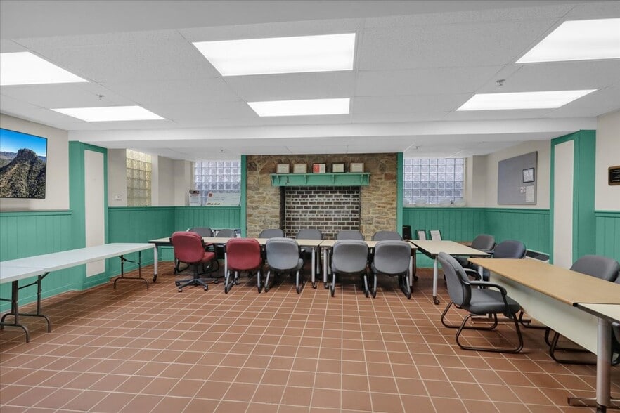 More Photos Of 213 N 5th St, Reading Office For Lease