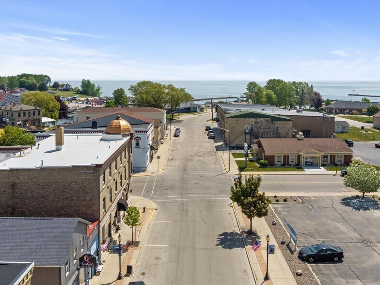 More Photos Of 201 Steele St, Algoma Hotel For Sale