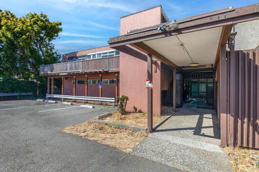 More Photos Of 120 Broadway, Richmond Medical For Sale