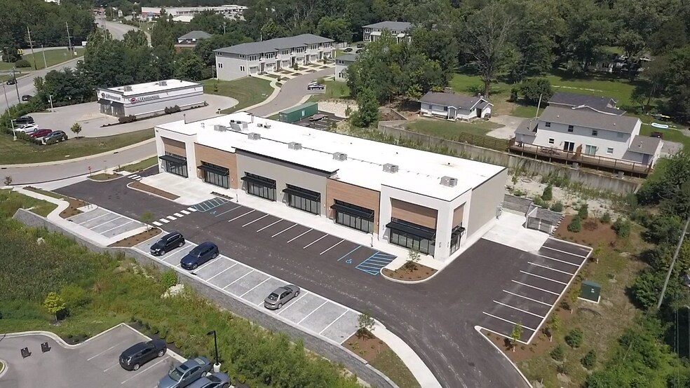 More Photos Of 4264 N Cypress Ln, Bloomington Restaurant For Lease