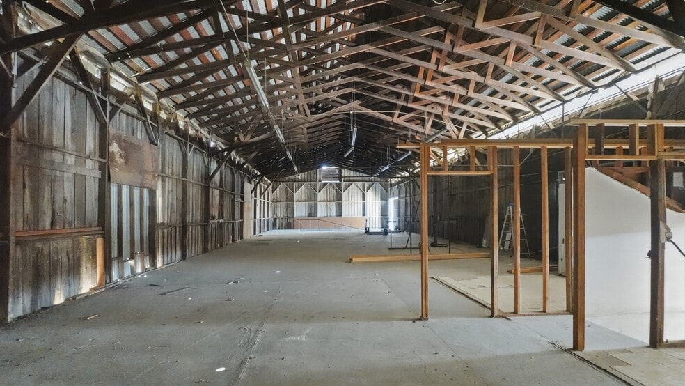 More Photos Of 216 N E St, Madera Warehouse For Sale