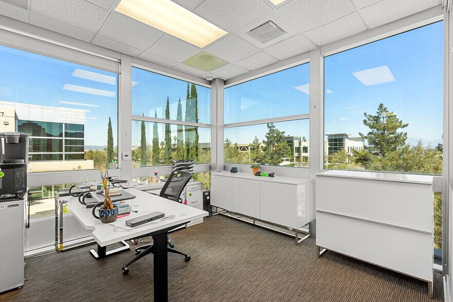 More Photos Of 27321-27327 Via Industria, Temecula Light Distribution For Lease