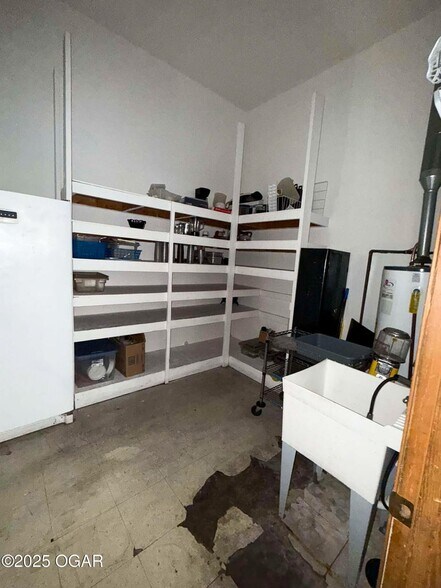 More Photos Of 622 6th St, Oswego Restaurant For Sale