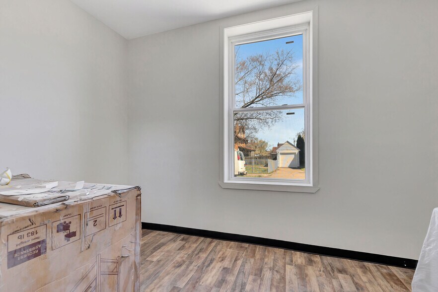 More Photos Of 2435 Williams Ave, Cincinnati Storefront Retail Residential For Lease