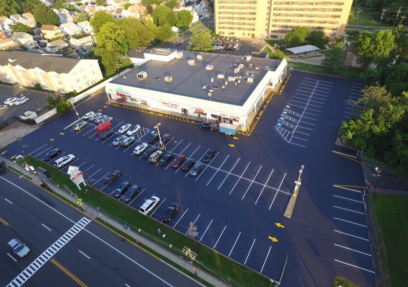 More Photos Of 1600 E Saint Georges Ave, Linden Unknown For Lease