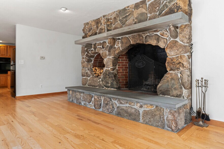 More Photos Of 41 Hobbs Rd, West Newfield Specialty For Sale