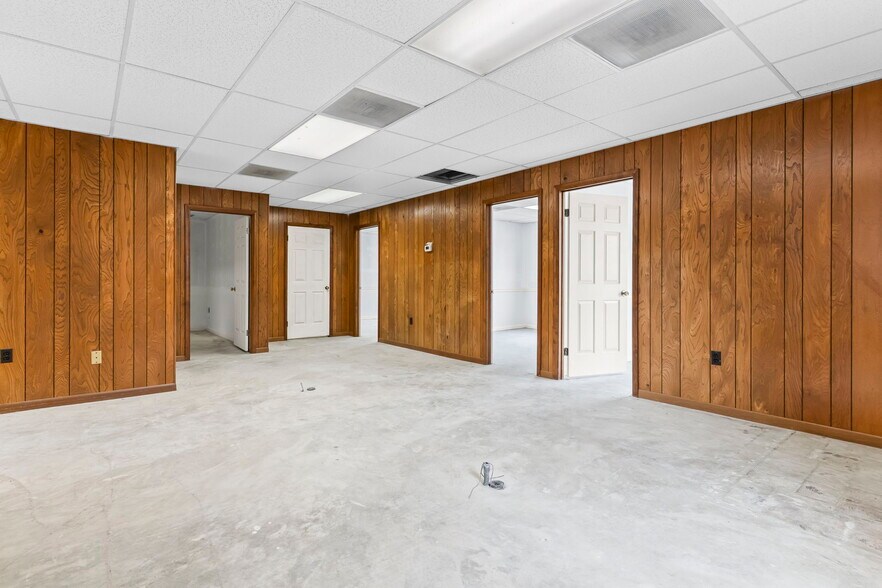More Photos Of 45 W Dares Beach Rd, Prince Frederick Office For Lease