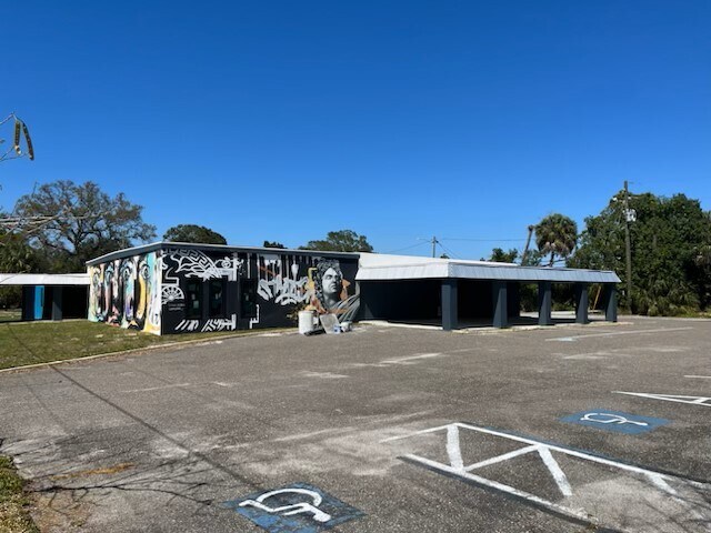 More Photos Of 1940 7th Ave S, Saint Petersburg Medical For Lease