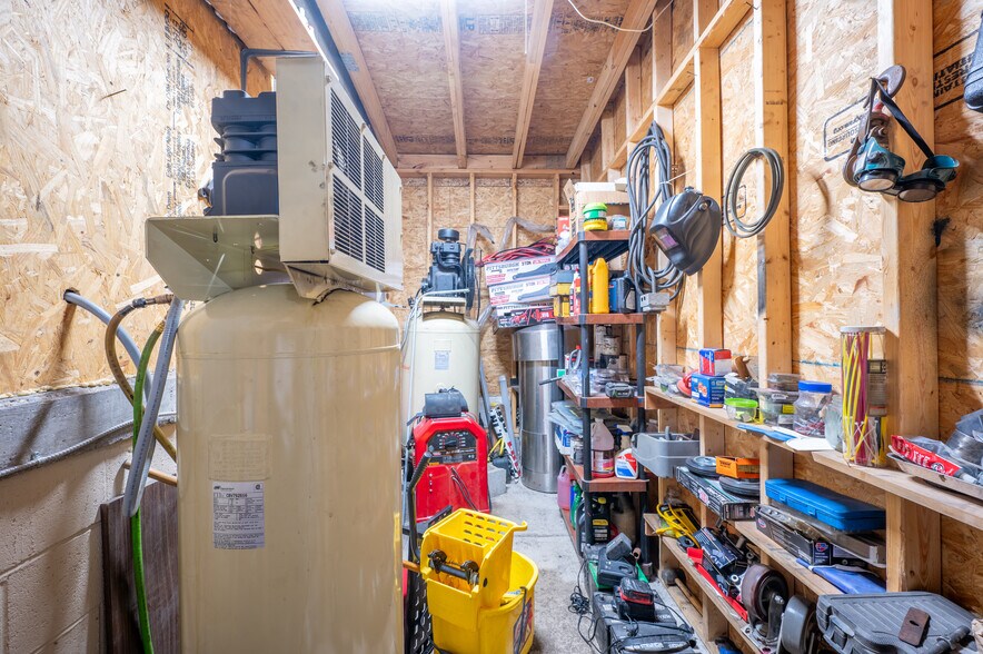 More Photos Of 312 E 14th St, Anderson Auto Repair For Sale