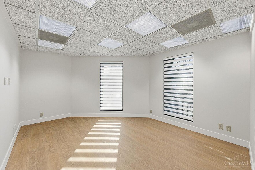 More Photos Of 347 Stanley Ave, Cincinnati Office Residential For Lease