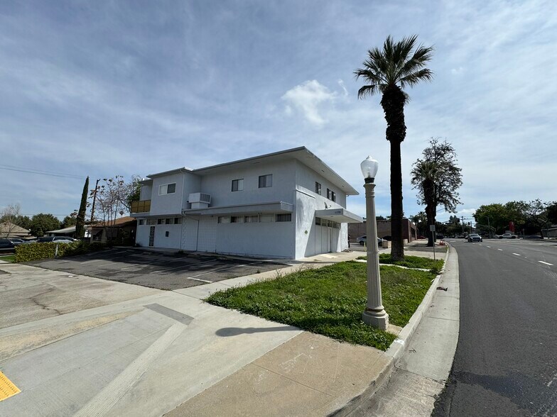 More Photos Of 1185 W Grand Blvd, Corona Storefront Retail Residential For Sale