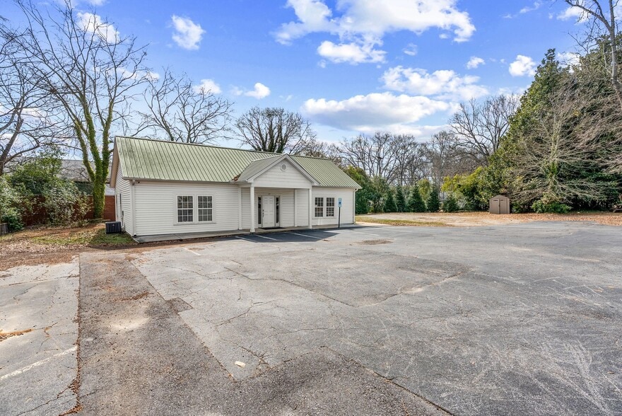 More Photos Of 107 Hillcrest Ave, Simpsonville Office For Sale