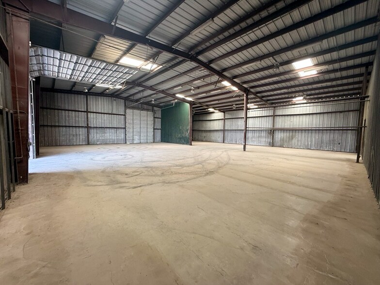 More Photos Of 1251 Bunton Creek Rd, Kyle Warehouse For Lease