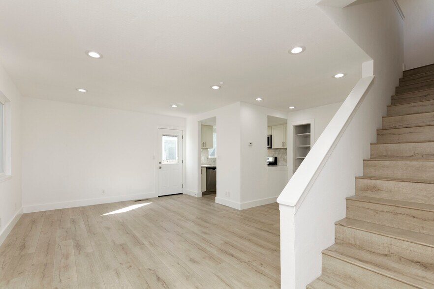 More Photos Of 8690 Old Redwood Hwy, Windsor Apartments For Sale