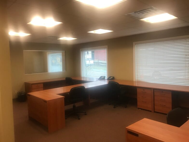 More Photos Of 636 N Broadway, White Plains Office For Sale