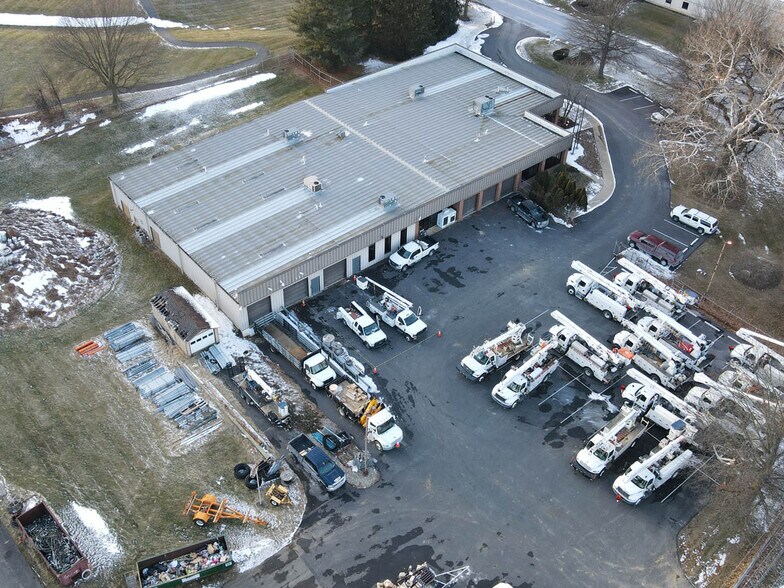 More Photos Of 3040 Industry Dr, Lancaster Flex For Sale