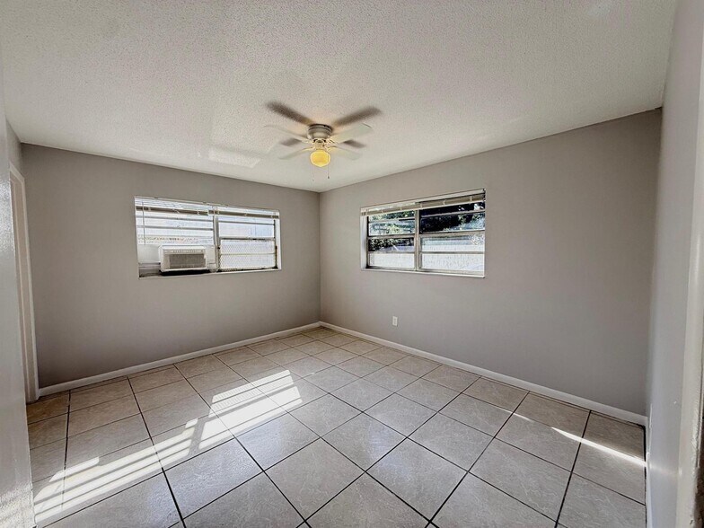 More Photos Of 920 S K St, Lake Worth Apartments For Sale