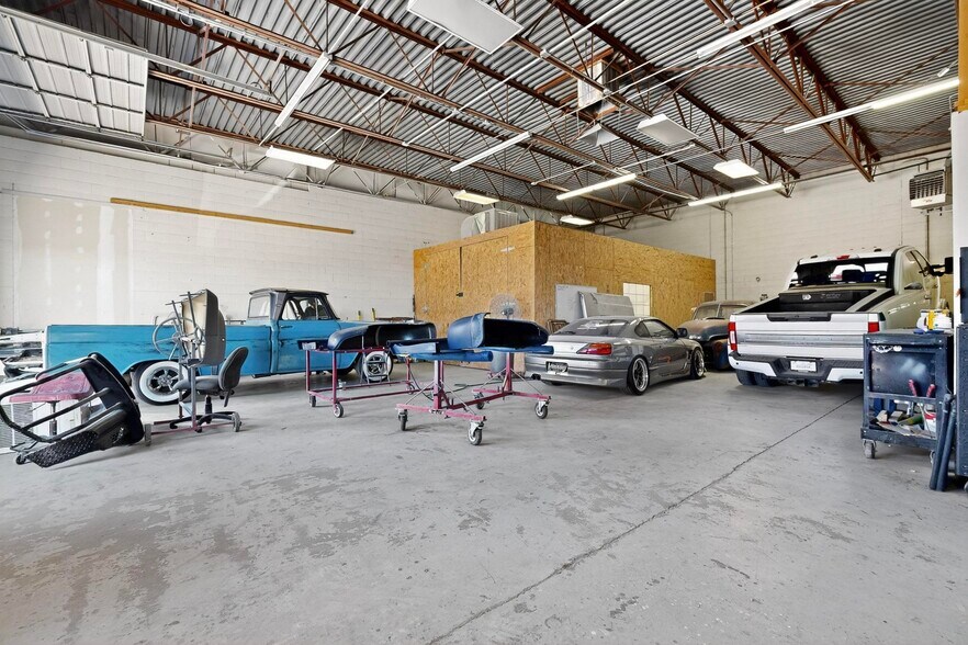More Photos Of 2105 Aztec Rd NE, Albuquerque Warehouse For Sale