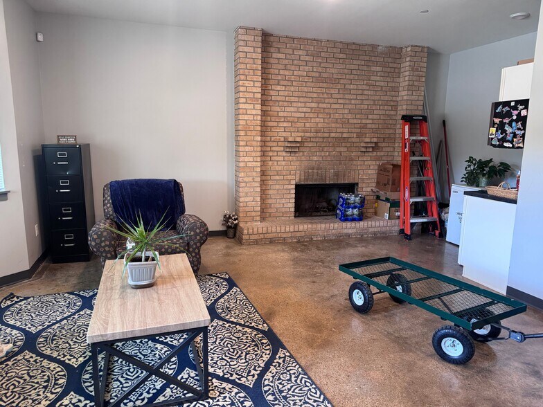 More Photos Of 1600 McPherson Ave, Council Bluffs Self Storage For Sale