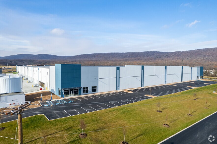 More Photos Of 3501 Mountain Rd, Hamburg Distribution For Lease