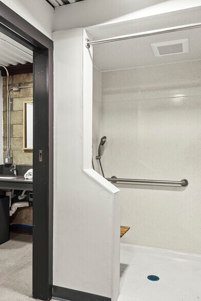 More Photos Of 5532 San Pablo Ave, Oakland Warehouse For Sale