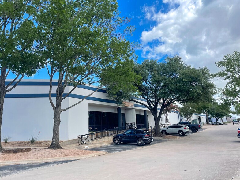 More Photos Of 1901 W Braker Ln, Austin Unknown For Lease