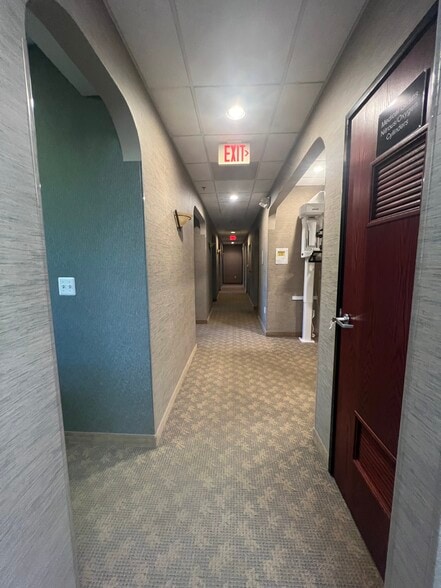 More Photos Of 2300 Haggerty Rd, West Bloomfield Medical For Sale