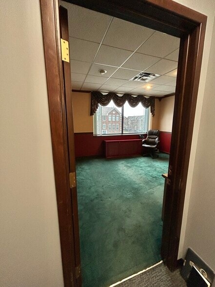 More Photos Of 333 E Ohio St, Indianapolis Medical For Lease