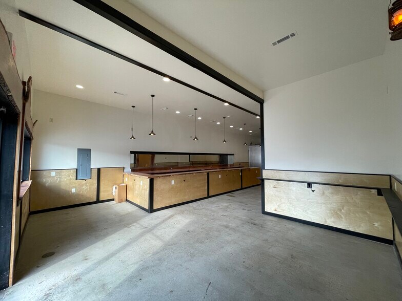 More Photos Of 611 Ohio Ave, Charleston Restaurant For Lease