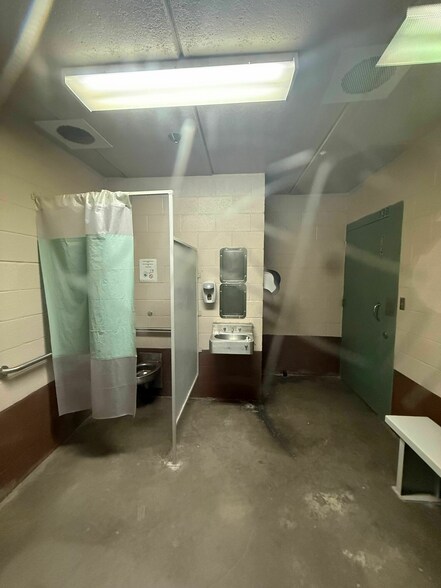 More Photos Of 406 N Avenue D, San Luis Correctional Facility For Sale