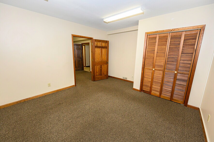 More Photos Of 2500 Brewerton Rd, Mattydale Office Residential For Lease