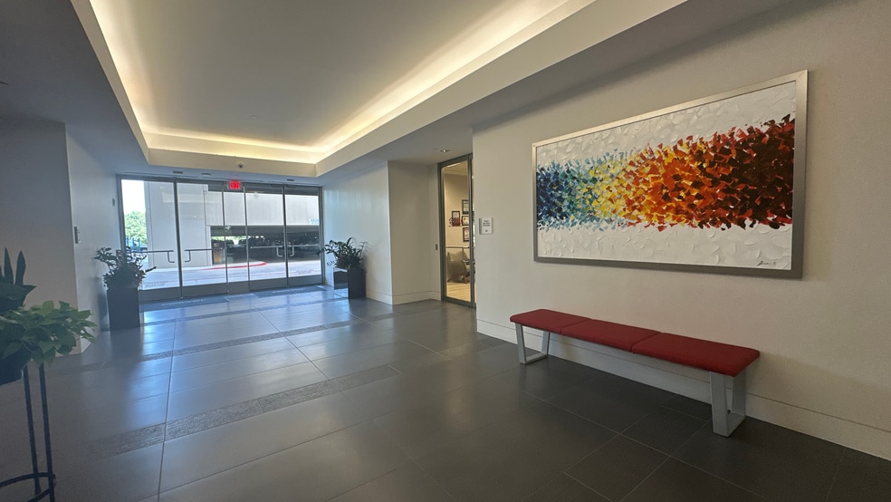 More Photos Of 14090 Southwest Fwy, Sugar Land Office For Lease
